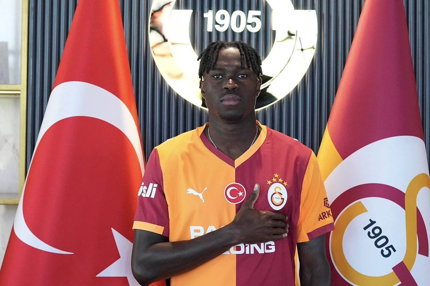 Galatasaray, Wilfried Singo ile 5 yıllık sözleşme imzaladı